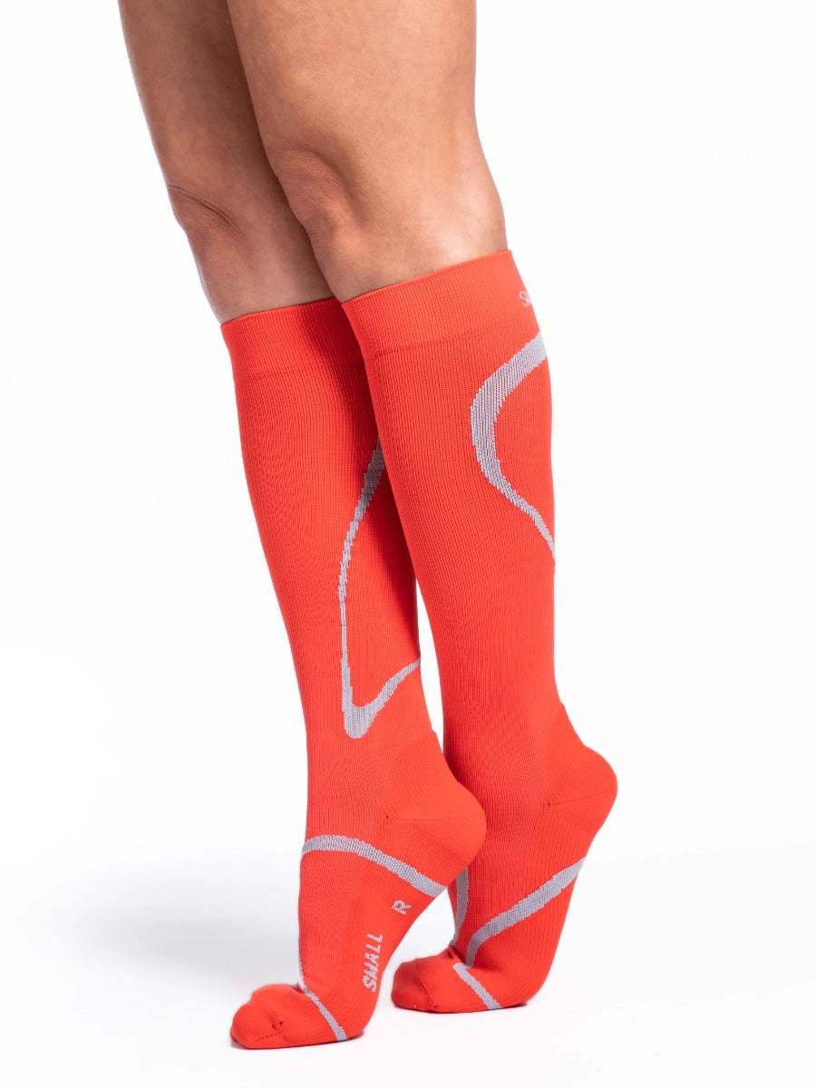 SIGVARIS Men's and Women’s Traverse 412C Knee-High Compression Socks, SM, Blood Orange